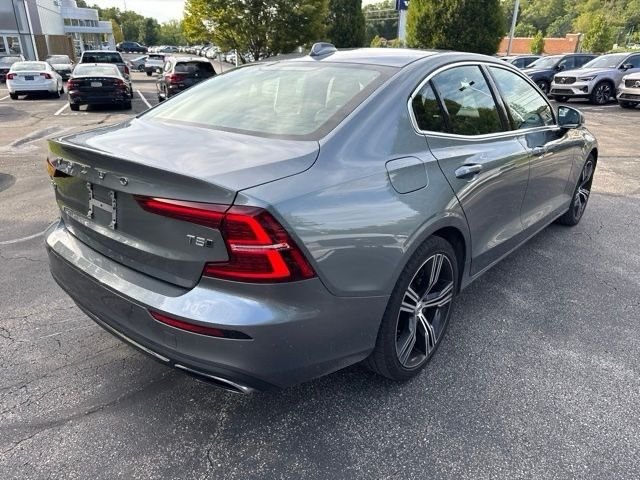 Used 2021 Gray Volvo T5 Inscription image 8