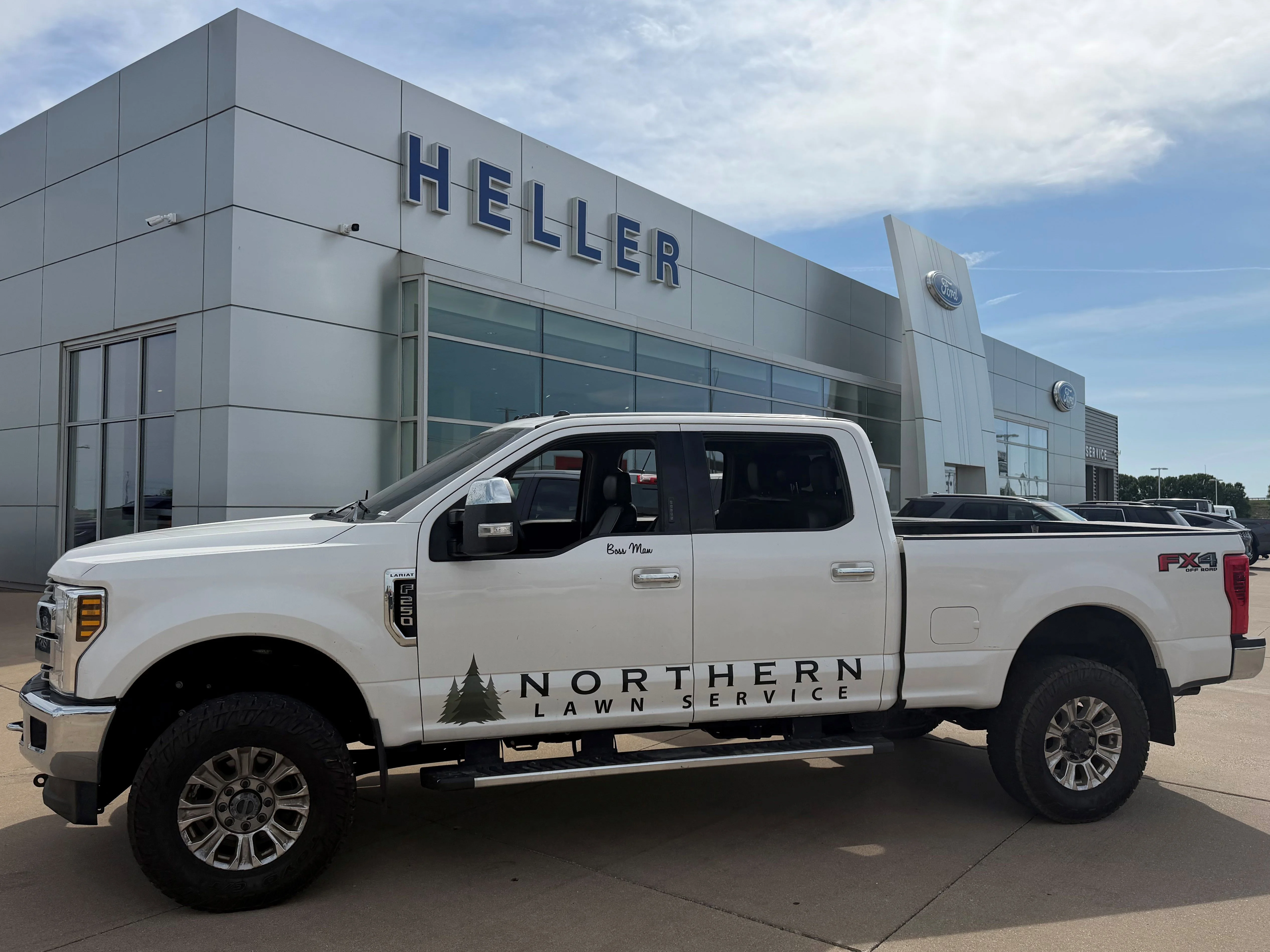 Used 2019 White Platinum Metallic Tri-Coat Ford LARIAT image 3