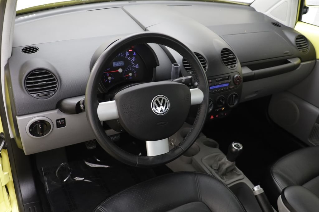 Used 2000 Yellow Volkswagen GLS image 6