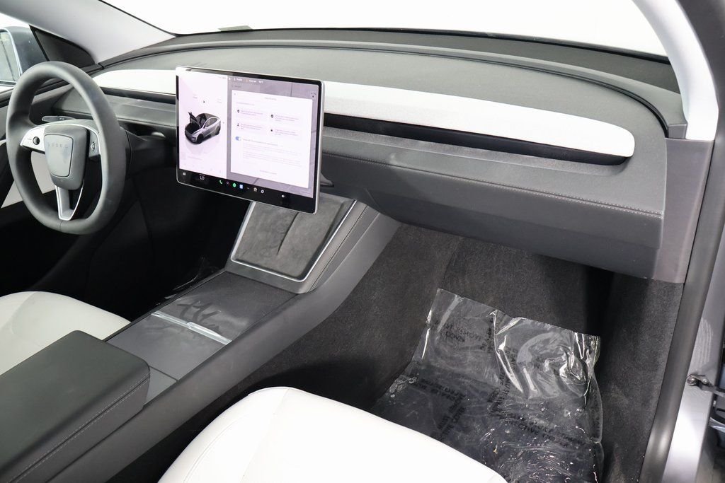 Used 2026  Tesla Premium image 9