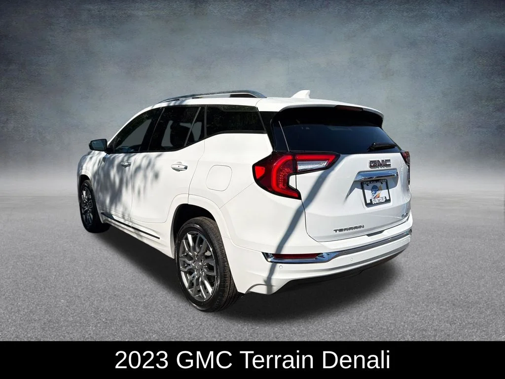 Used 2023 Summit White GMC Denali image 3