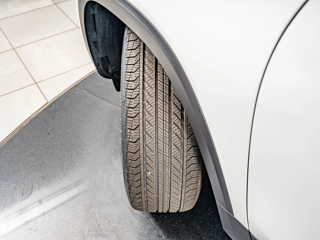 Used 2026 Polar White Mercedes-Benz GLB 250 image 43