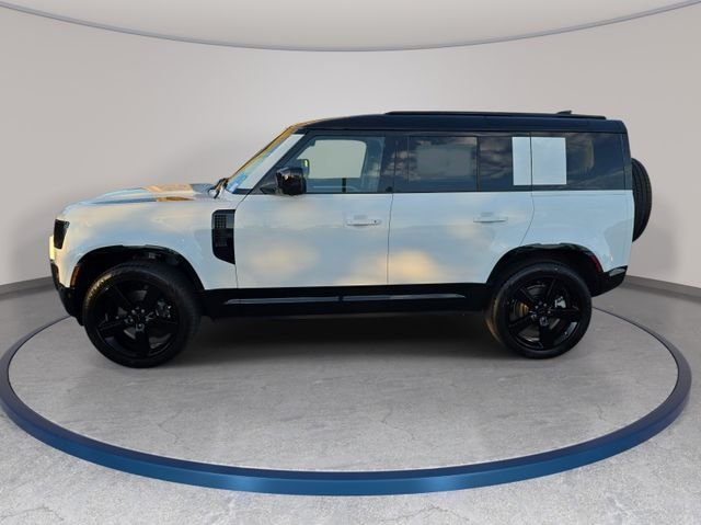 New 2026 Fuji White Land Rover X-Dynamic SE image 8