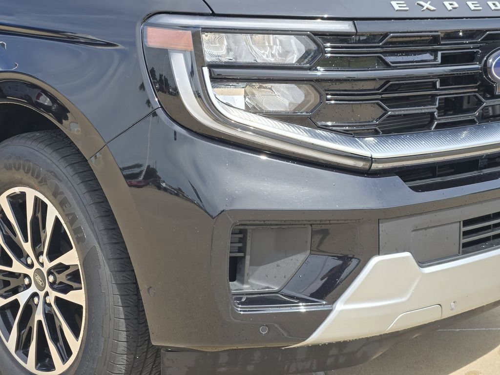 Used 2025 Black Ford Platinum image 30