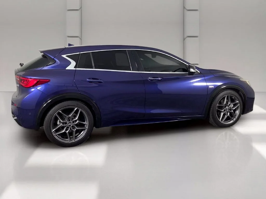 Used 2018 Ink Blue INFINITI Sport image 4