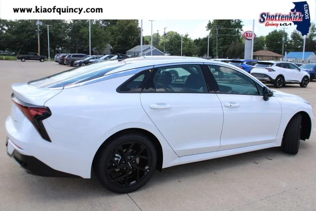 New 2026 White Kia GT-Line image 4