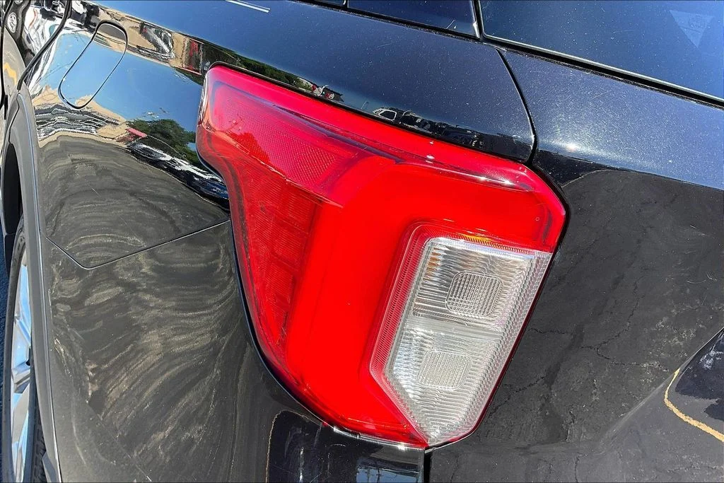 Certified Used 2020 Black Metallic Ford XLT image 30