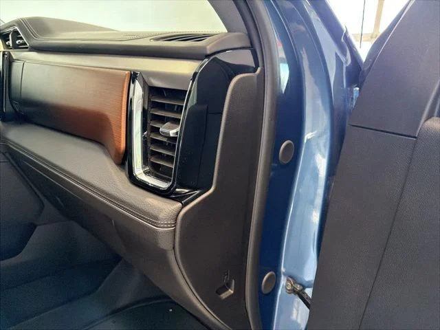 Used 2025 Blue GMC Denali image 41