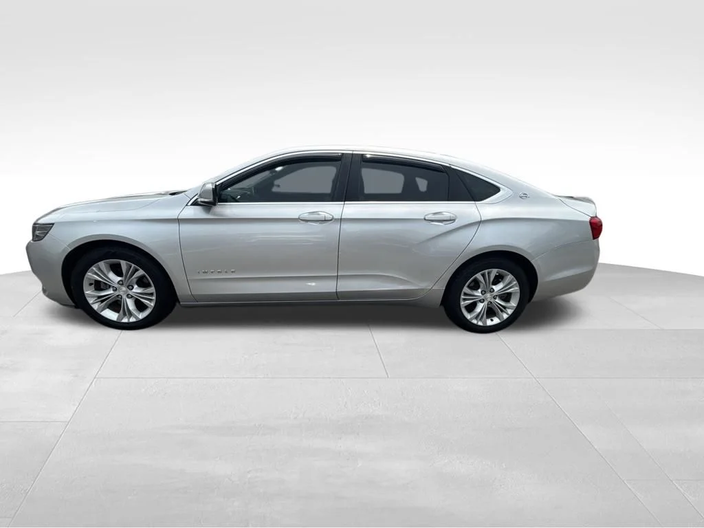 Used 2015 Silver Chevrolet LT image 4