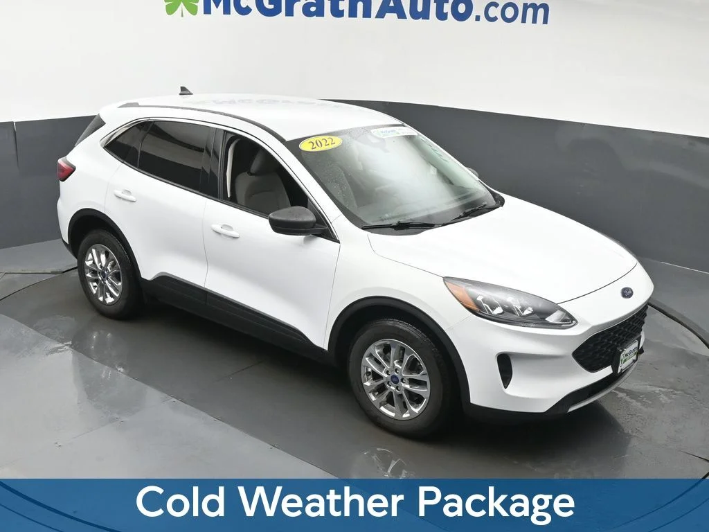 Used 2022 White Ford SE image 4