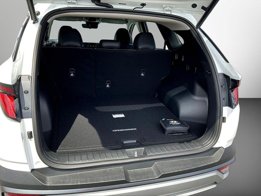 New 2026 White Hyundai SEL Plus AWD image 7