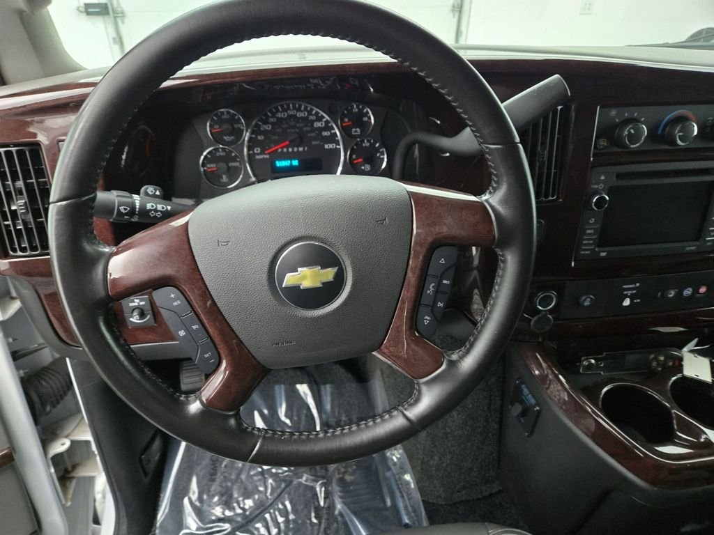 Used 2021 White Fade Chevrolet Explorer Limited SE image 17