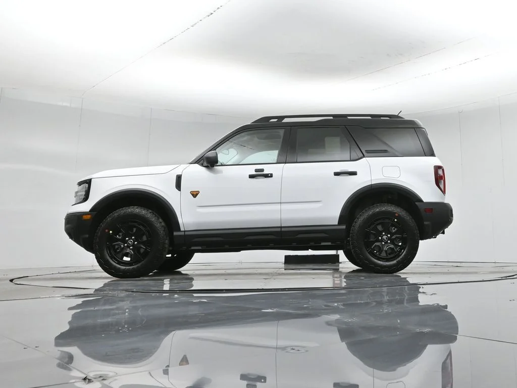 New 2026 Oxford White Ford Badlands image 7