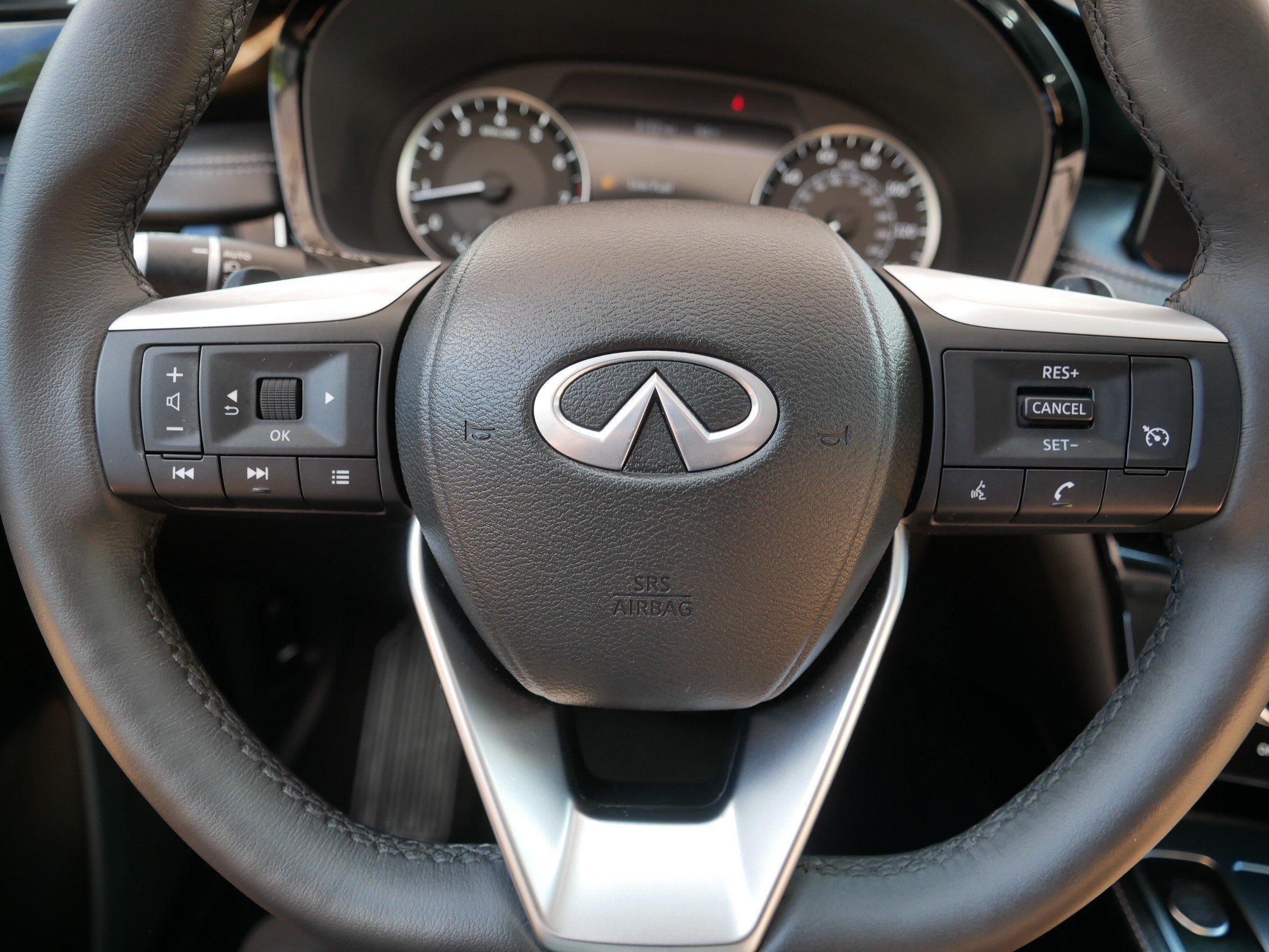 Used 2023 Mineral Black INFINITI PURE image 25
