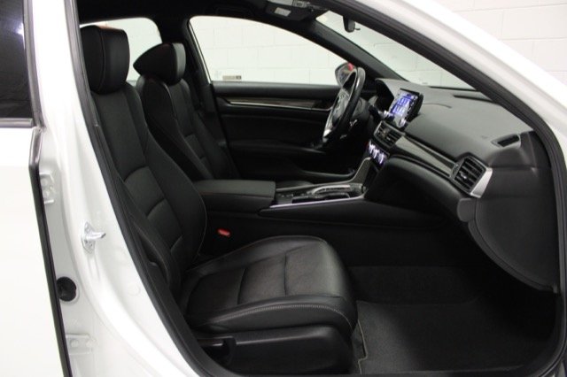 Used 2022 White Honda Sport image 17