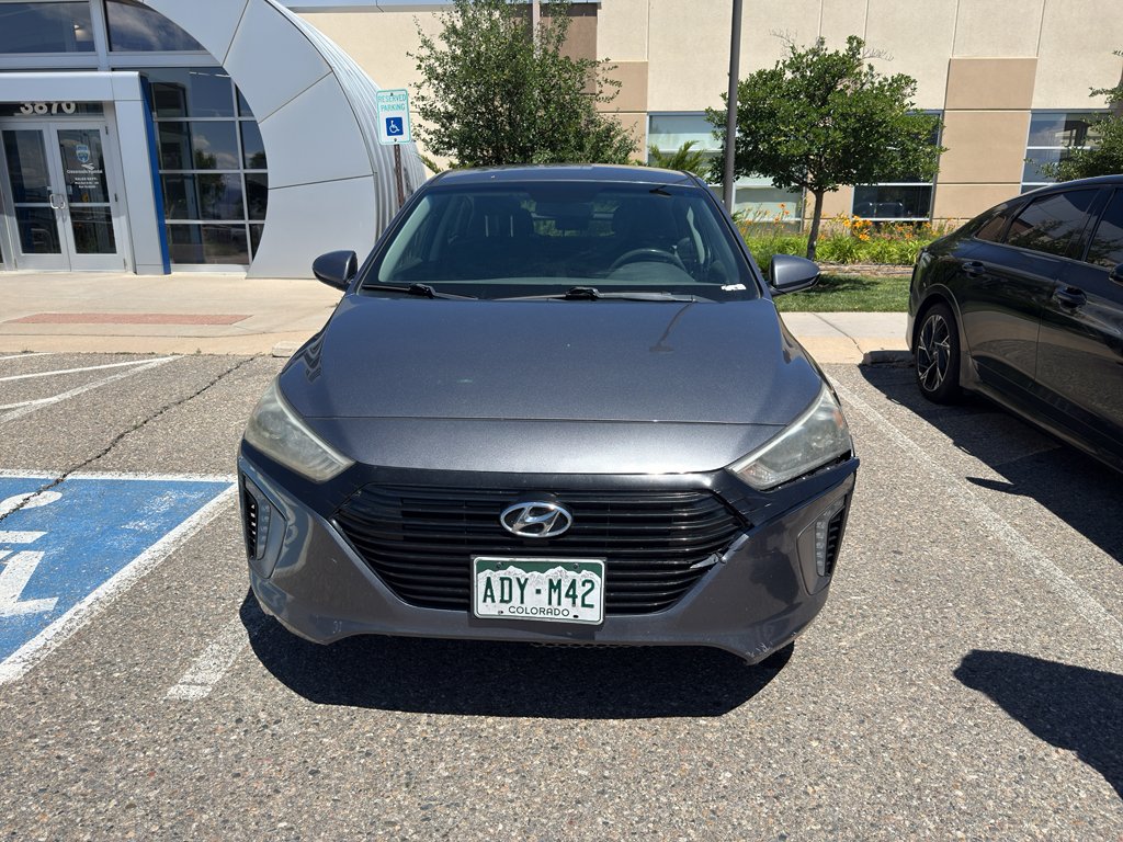 Used 2017 Summit Gray Hyundai SEL image 4