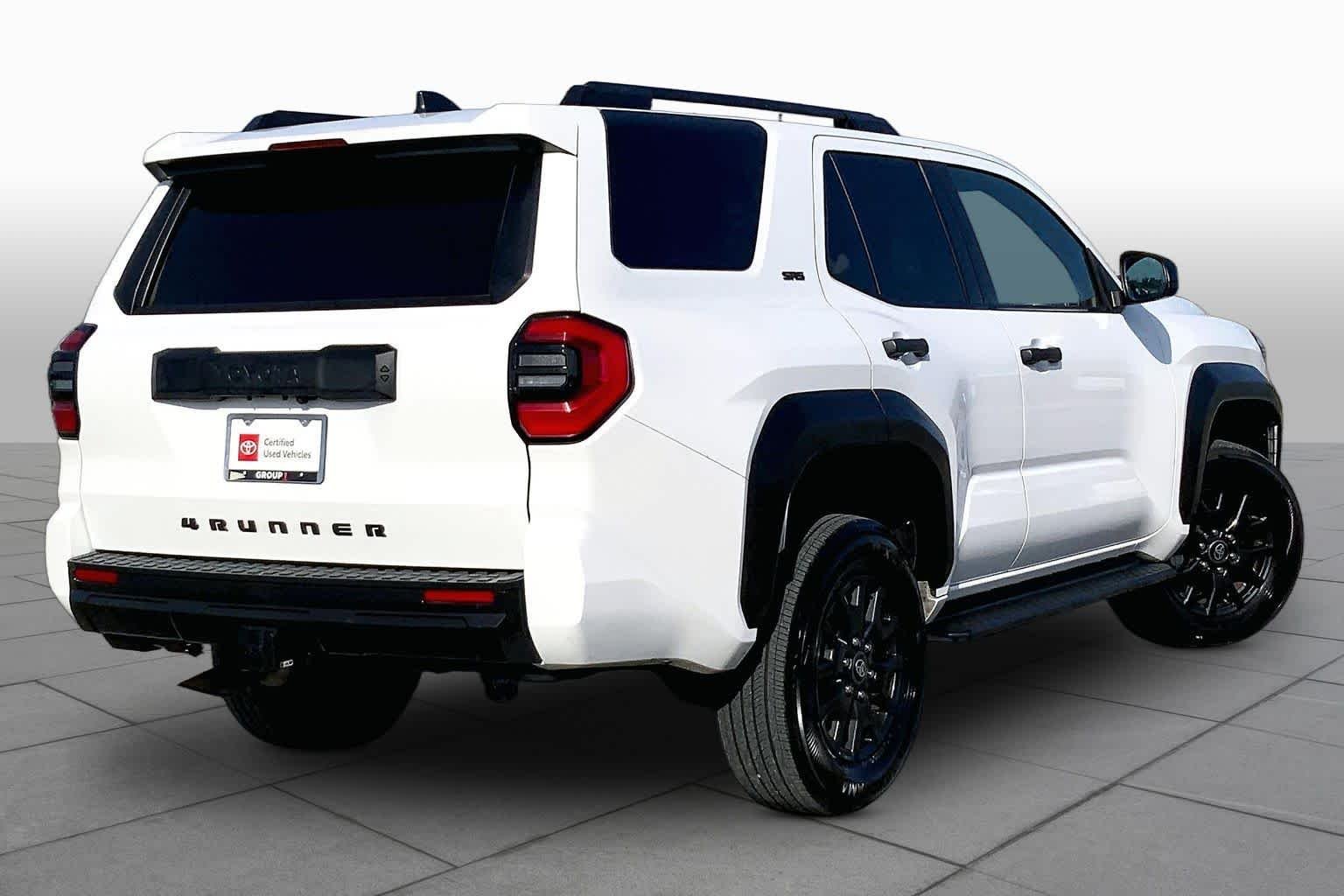 Used 2025 Ice Cap Toyota SR5 image 13