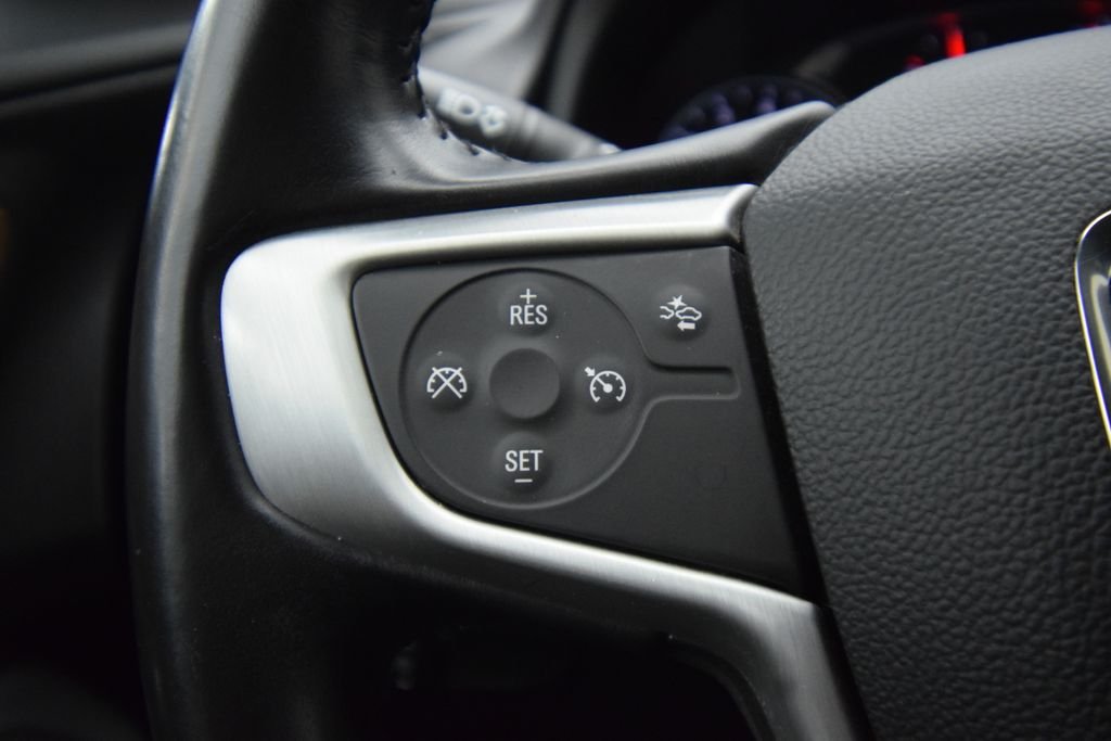 Used 2020 Gray GMC SLE image 28
