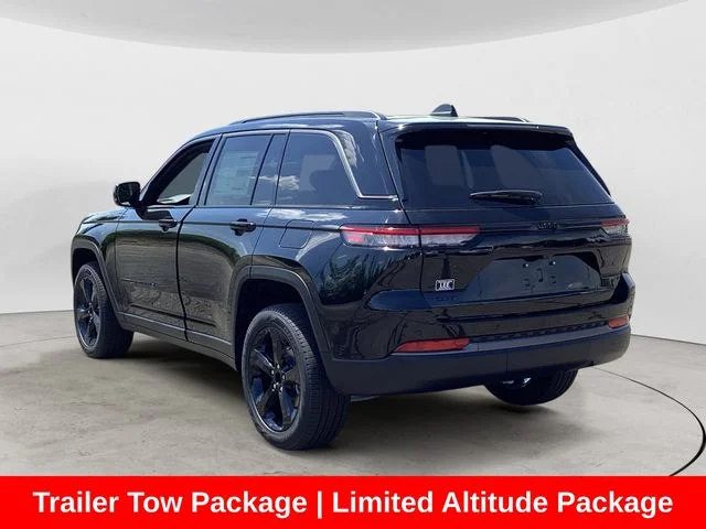 New 2026 Diamond Black Crystal Pearlcoat Jeep LIMITED 4X4 image 3