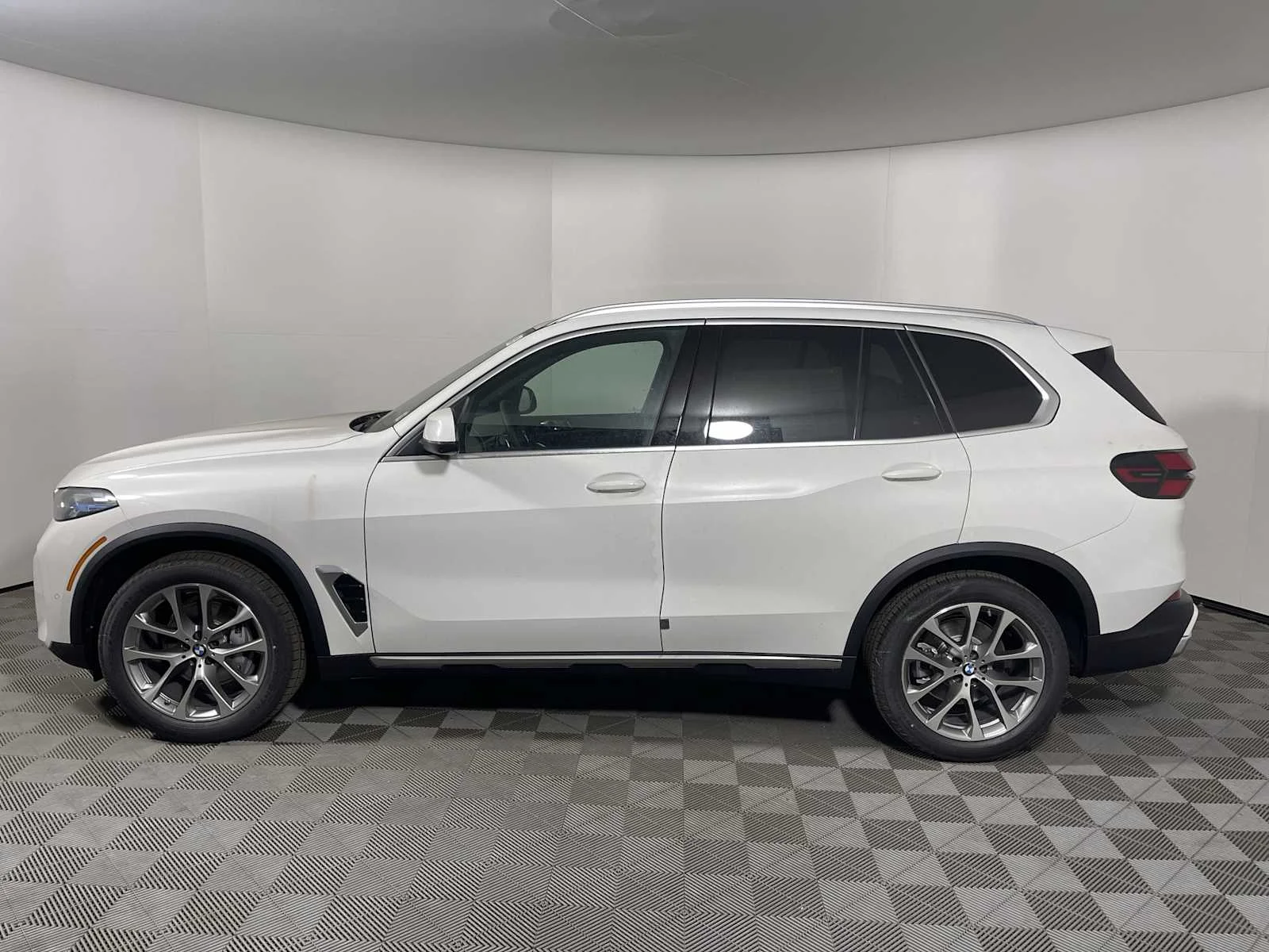 2026 BMW X5 40i - Photo 8