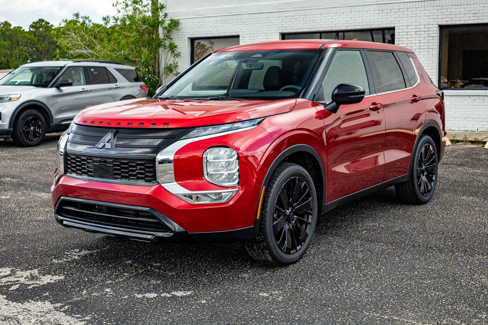 2026 Mitsubishi Outlander LE FWD's photo
