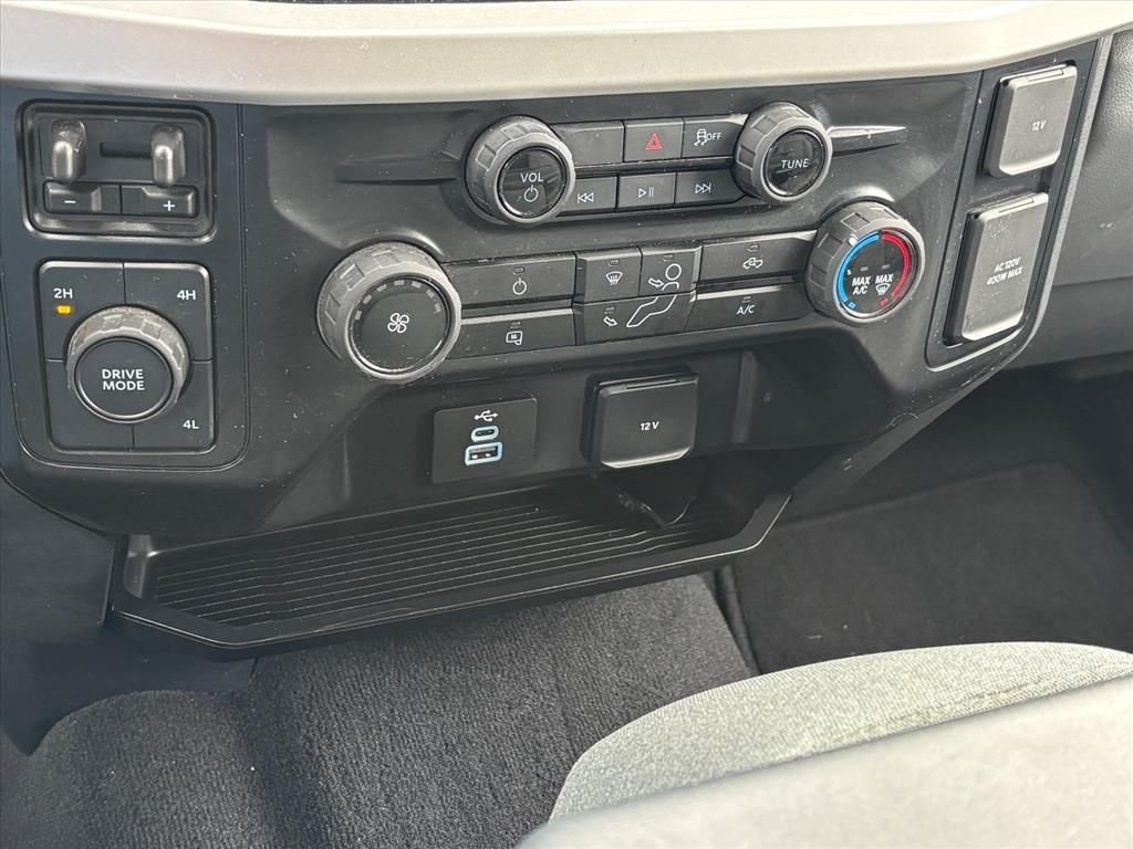 Used 2025 Oxford White Ford XLT image 18