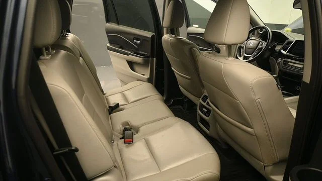 Used 2017 Blue Honda EX-L image 18