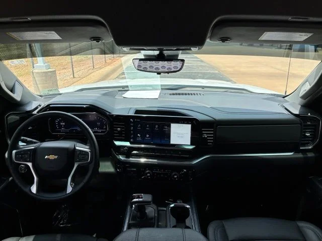 Used 2025 Summit White Chevrolet LTZ image 10