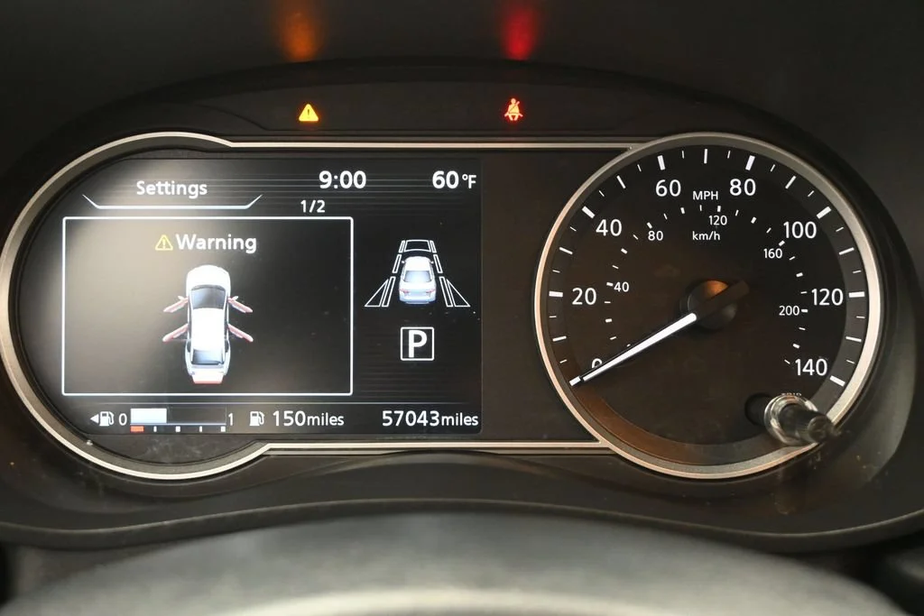 Used 2024 Gun Metallic Nissan 1.6 SR image 14