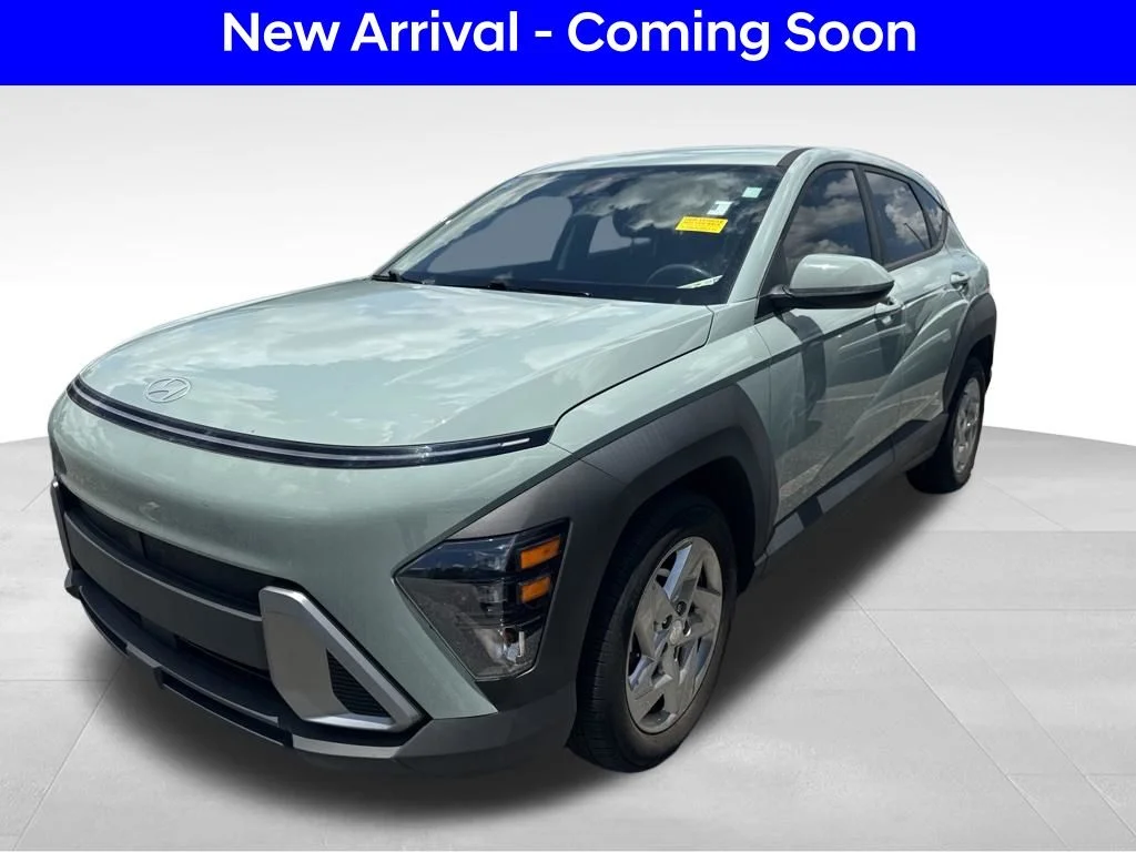 Certified Used 2024 Green Hyundai SE image 2
