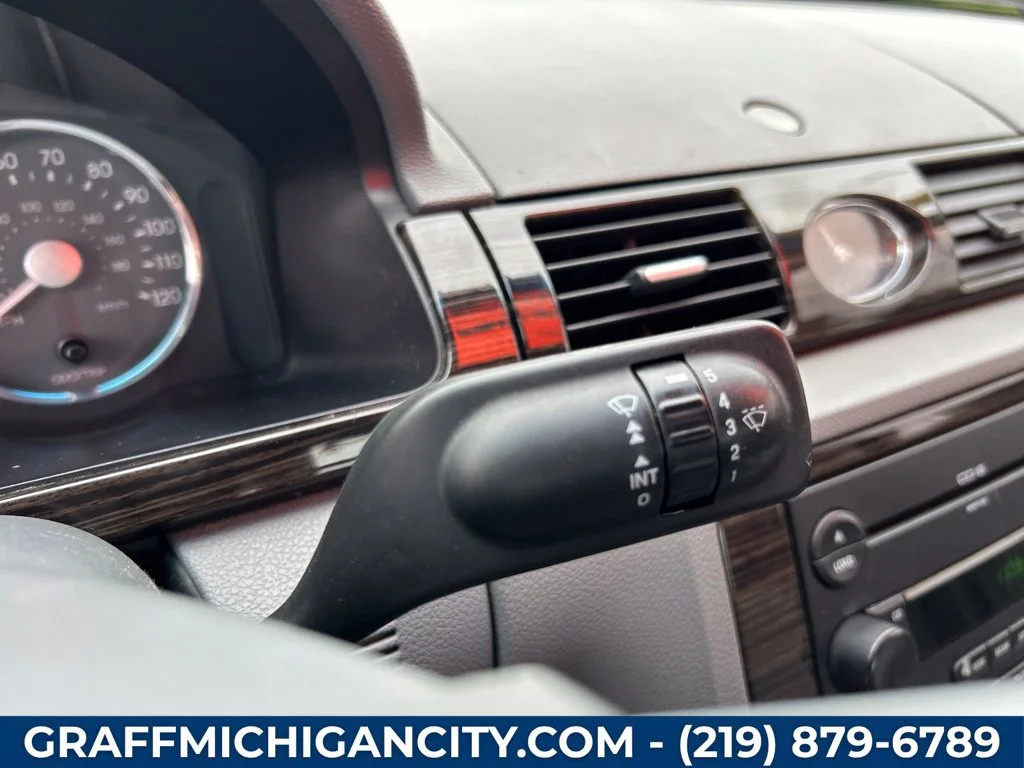 Used 2007  Mercury Base image 20