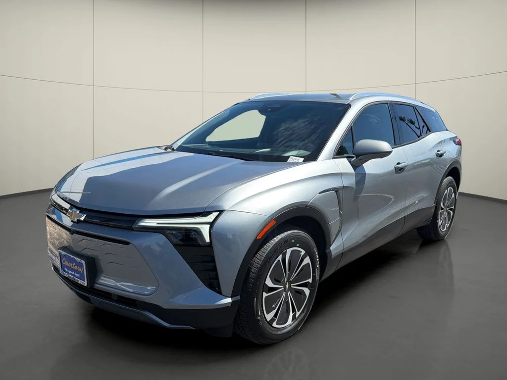 Used 2024 Gray Chevrolet LT image 3