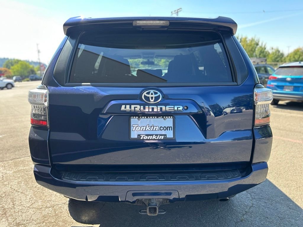 Used 2019 Nautical Blue Metallic Toyota SR5 image 7