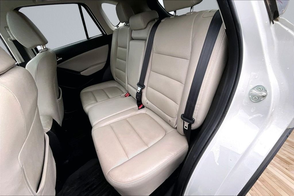 Used 2014 White Mazda Grand Touring image 24