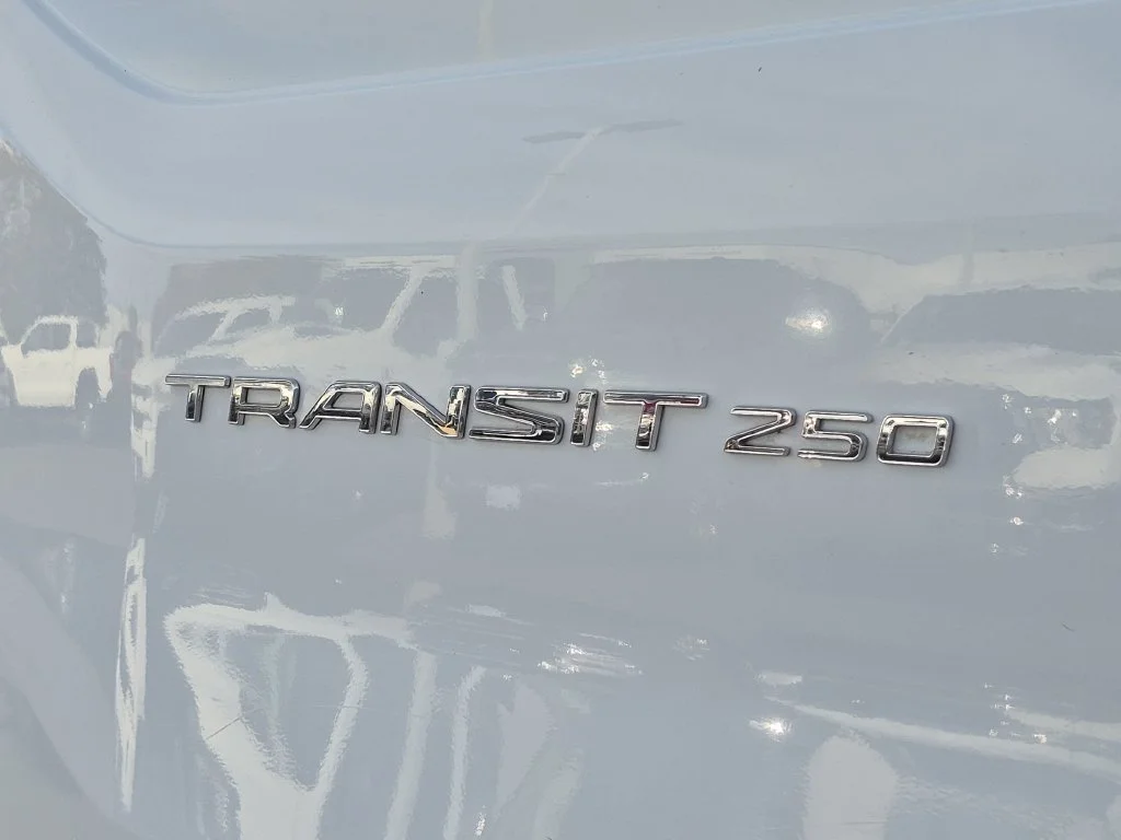 Used 2016 Oxford White Ford Base image 25