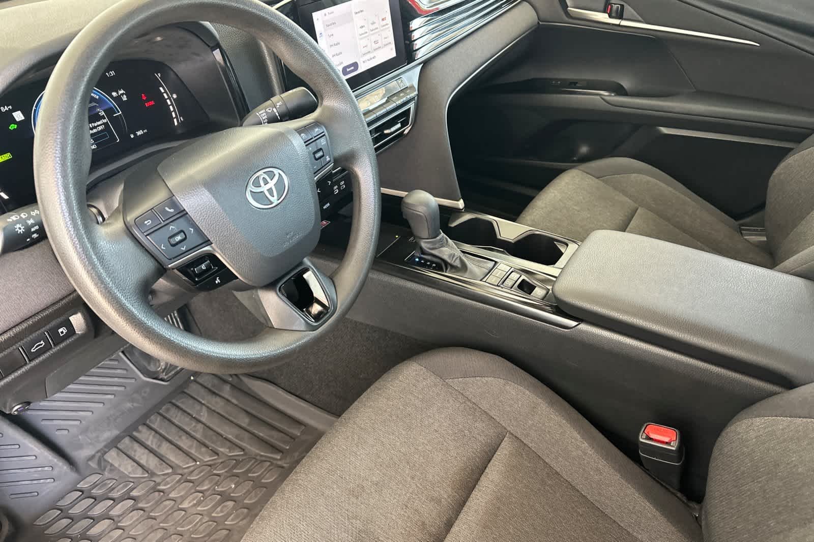 Used 2025 Ice Cap Toyota LE image 10