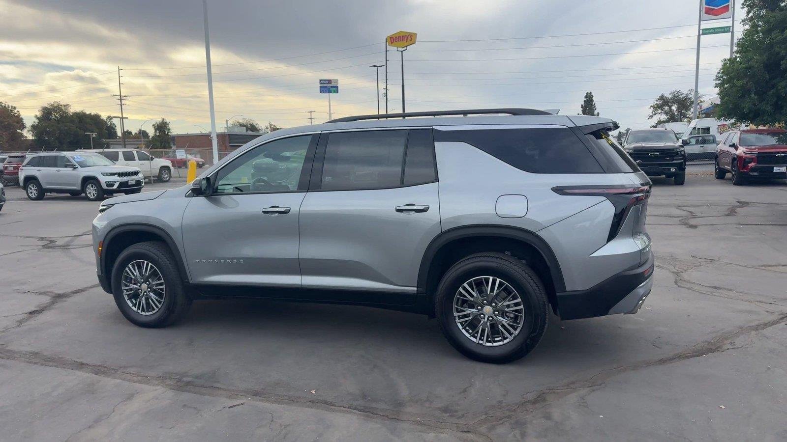 2026 Chevrolet Traverse LT - Photo 8