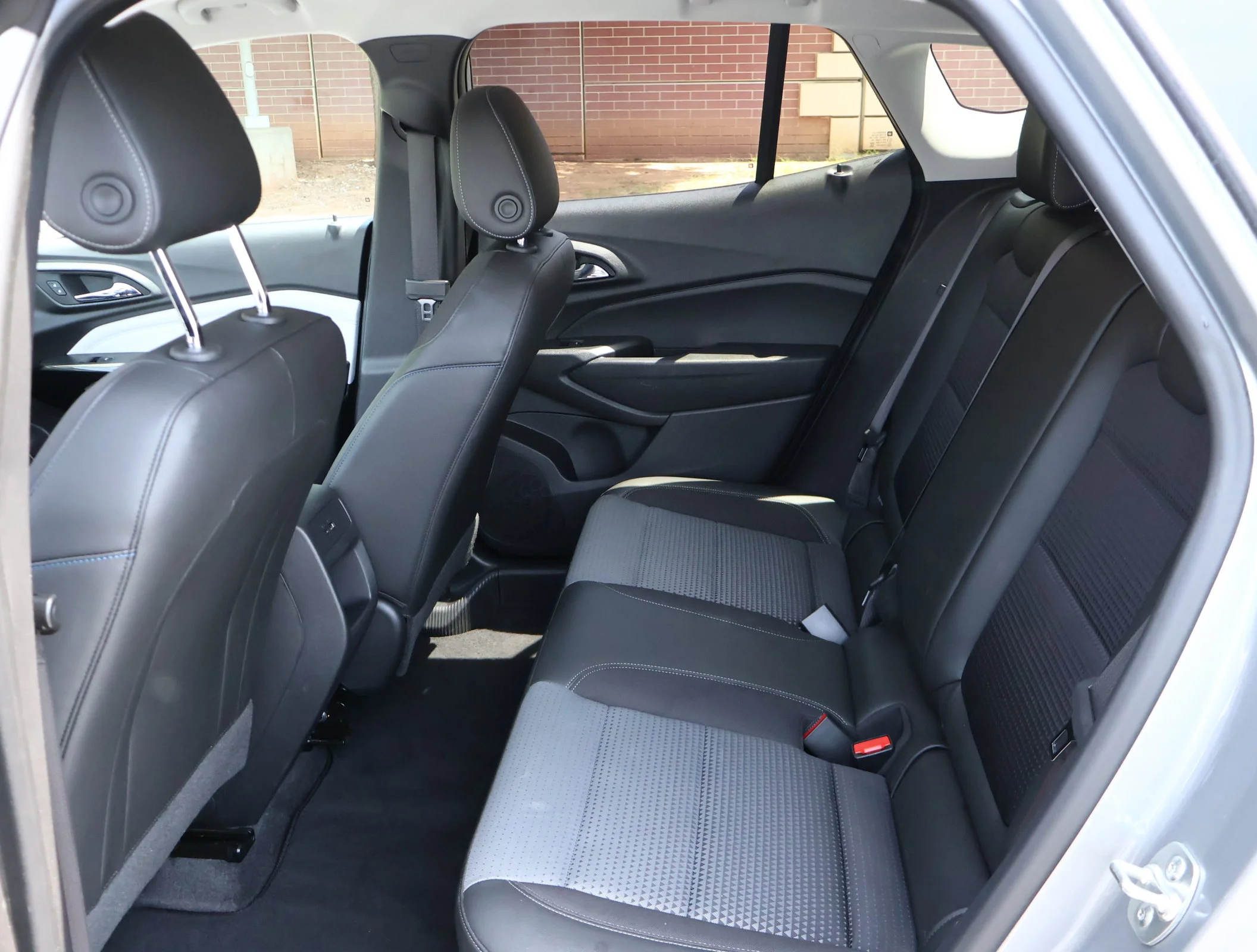Used 2025 Sterling Gray Metallic Chevrolet LT image 17