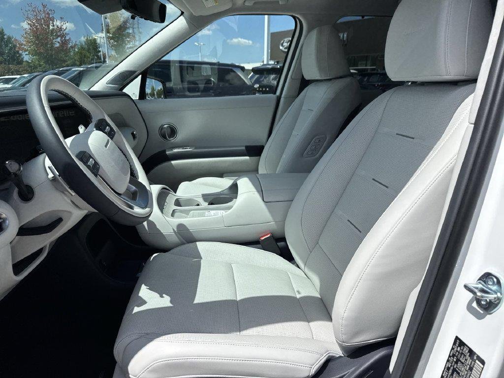 New 2027 Creamy White Pearl Hyundai Calligraphy image 13