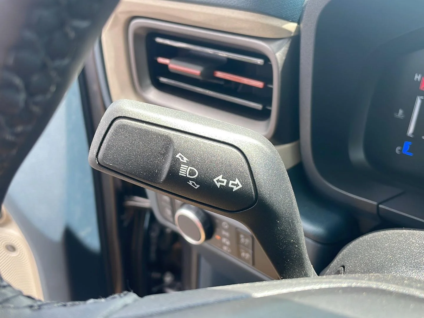 New 2026 Carbonized Gray Metallic Ford LARIAT image 19