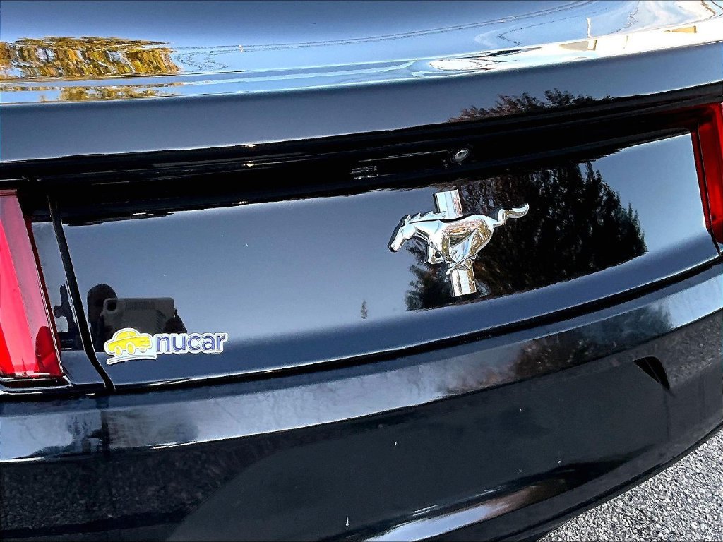 Used 2015 Black Ford V6 image 27