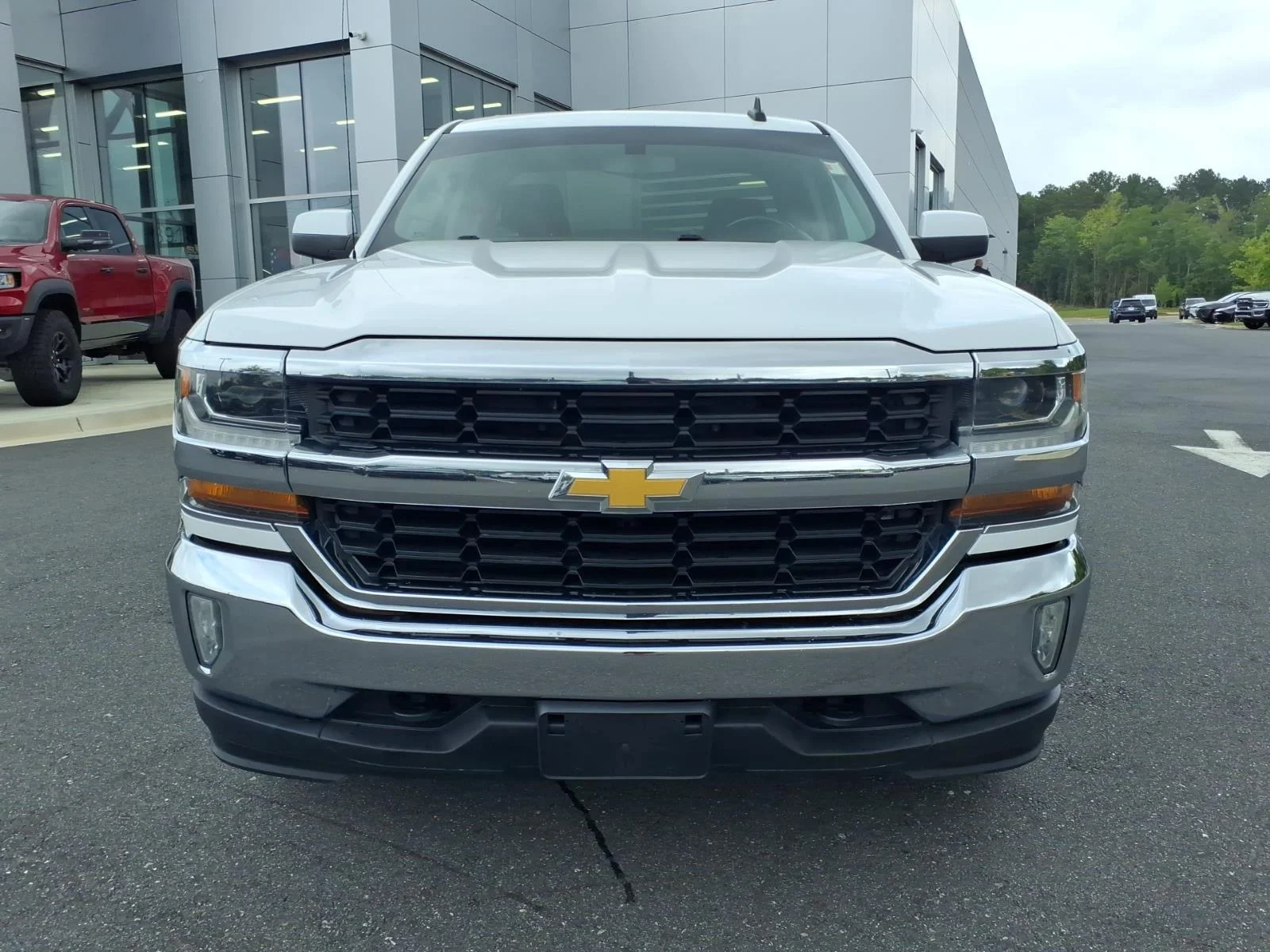 Used 2018 Summit White Chevrolet LT image 12