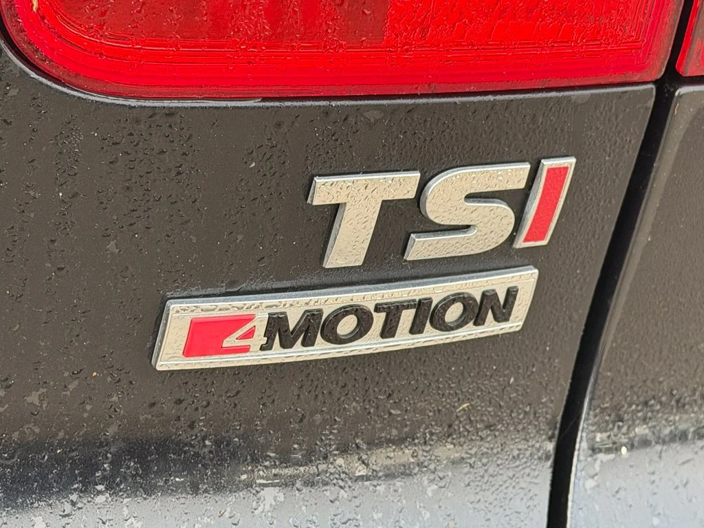 Used 2017 Black Volkswagen 2.0T image 11