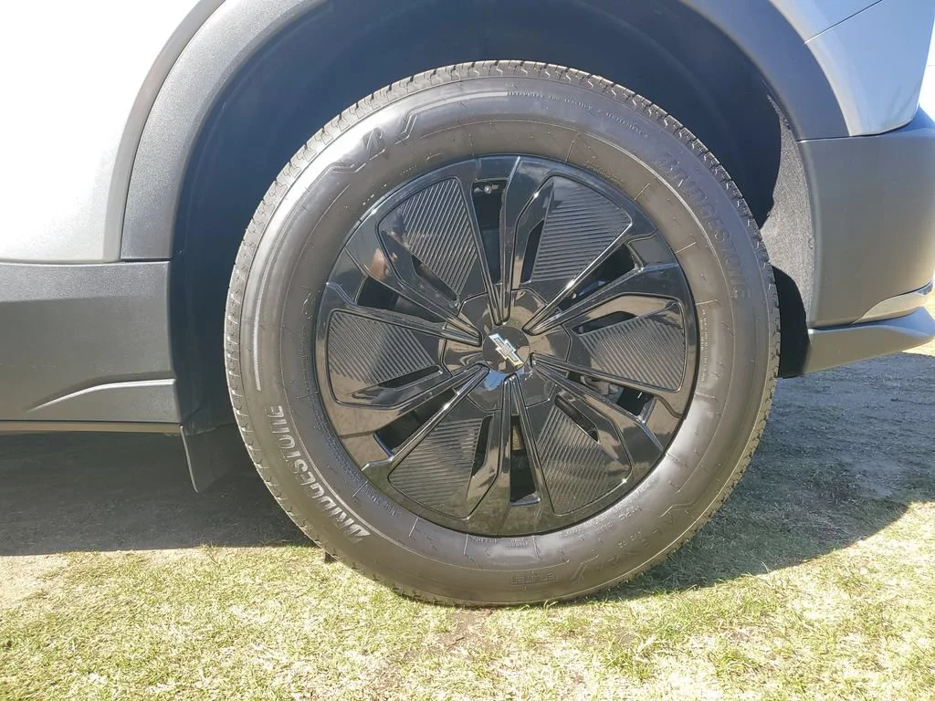 Used 2026 Sterling Gray Metallic Chevrolet LT image 5