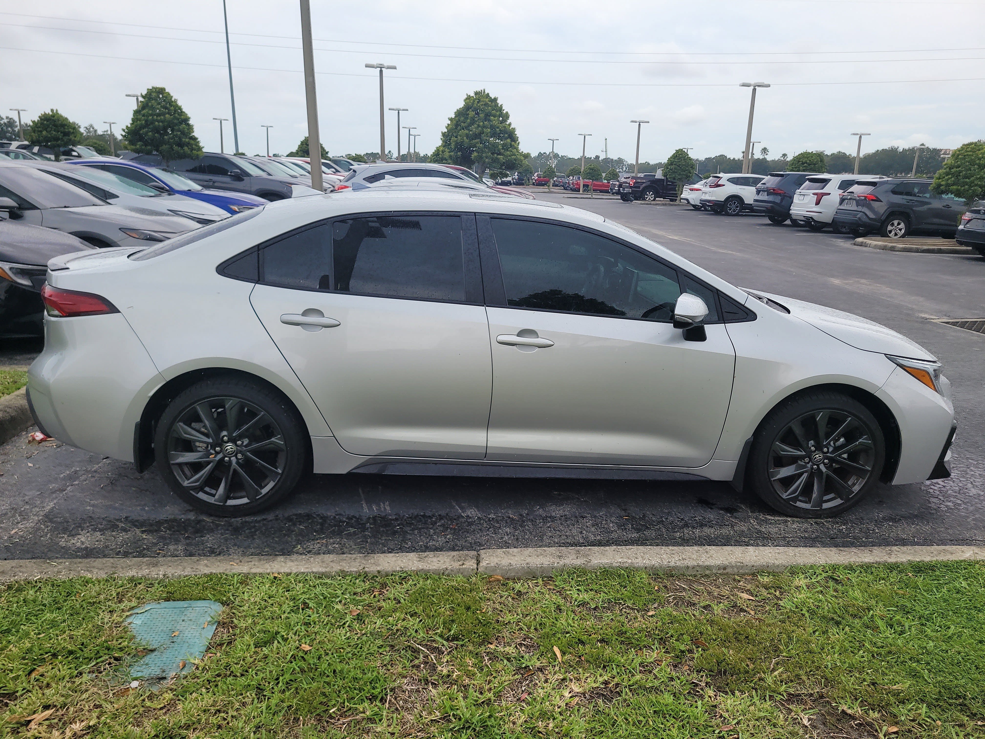 Used 2025 Classic Silver Metallic Toyota XSE image 7