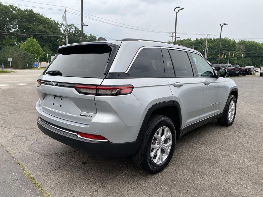 Used 2023 Silver Jeep Limited image 9