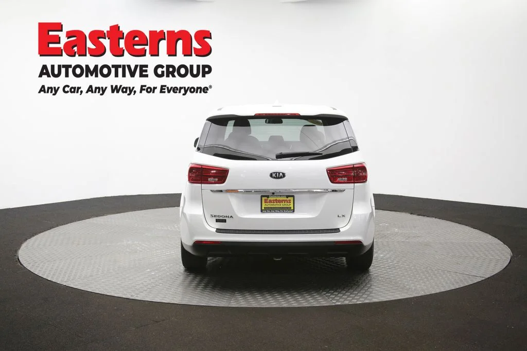 Used 2020 White Kia LX image 36