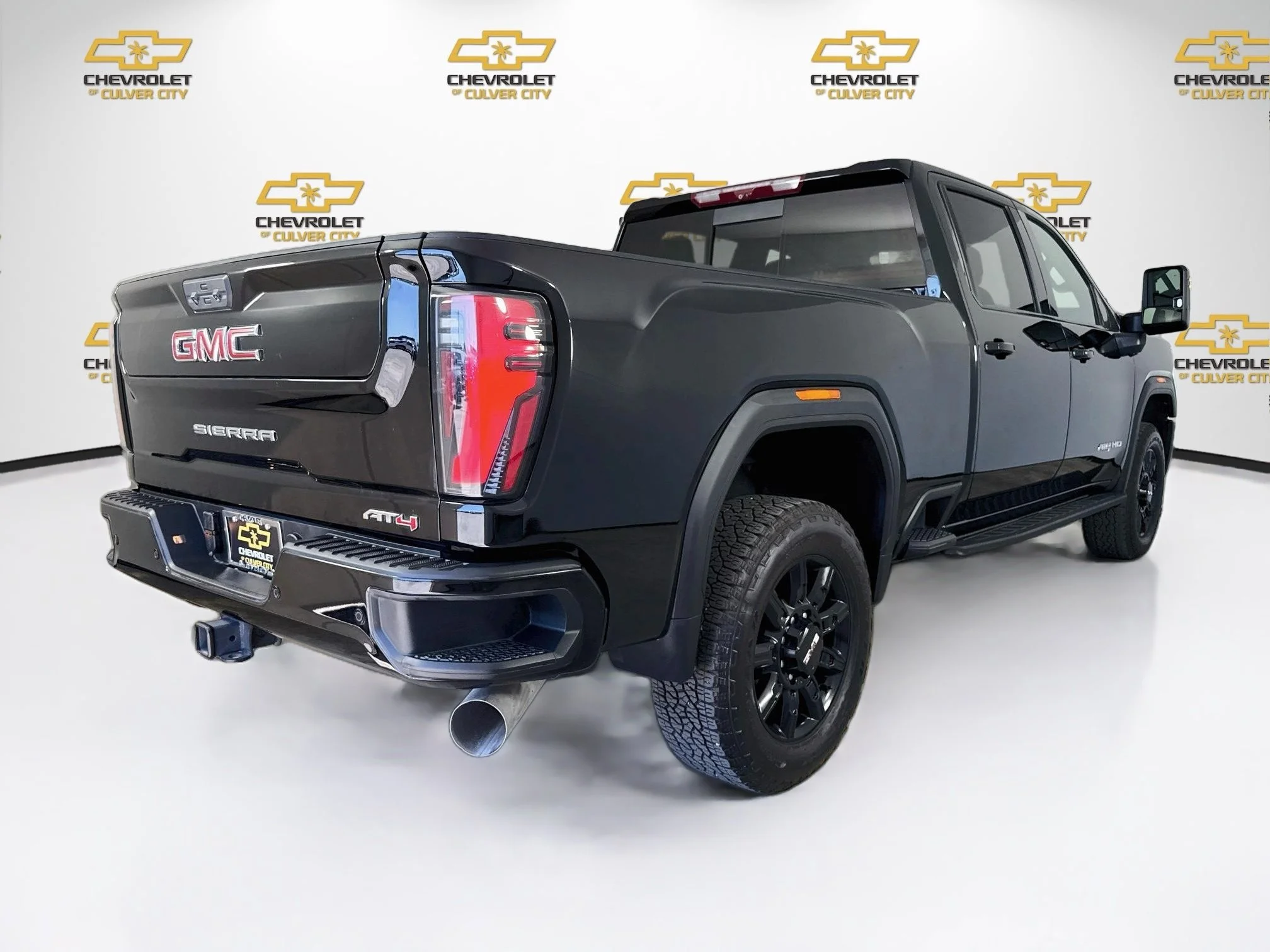 Used 2024 Onyx Black GMC AT4 image 8