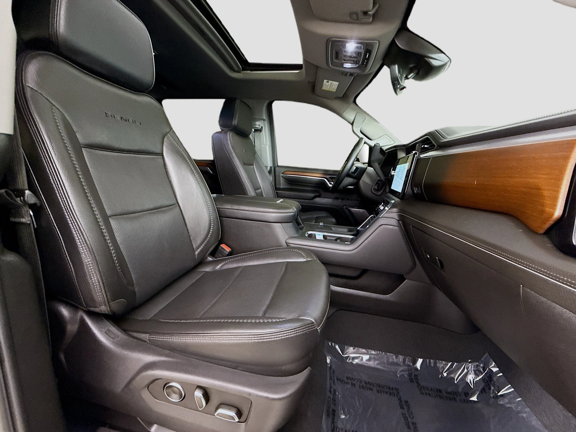 Used 2024 Summit White GMC Denali image 32