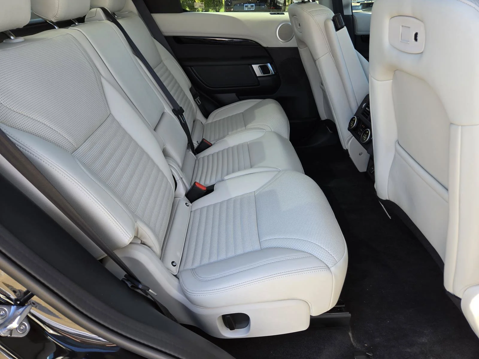 Certified Used 2025 Black Land Rover S image 39